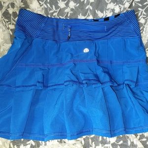 Lululemon ruffle back skirt.Size 2.